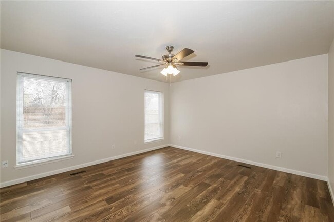 Building Photo - 3412 Prairie Ave