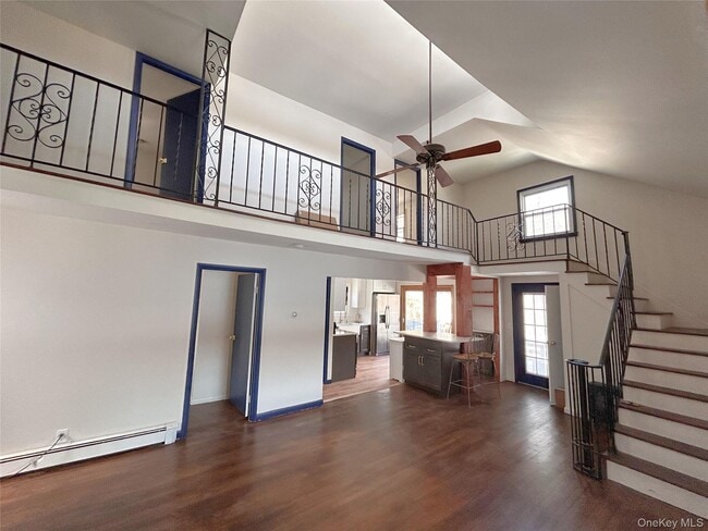 Building Photo - 451 E Main St