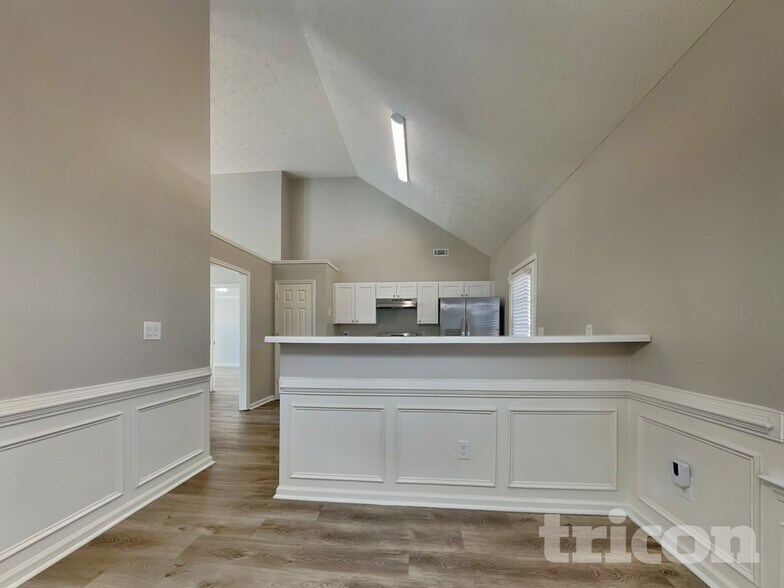 Building Photo - 1270 St Francis Ct