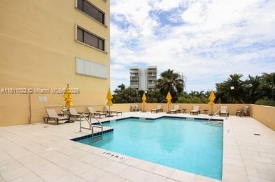 Building Photo - 650 Ocean Dr