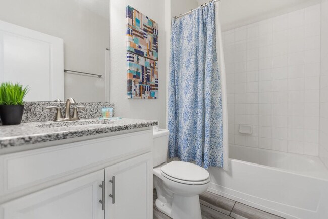 Building Photo - 4718 Kings Castle Cir