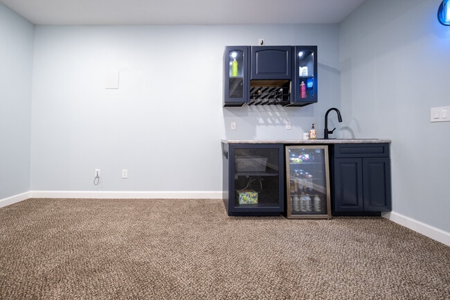 Building Photo - 18196 Goldfinch Wy