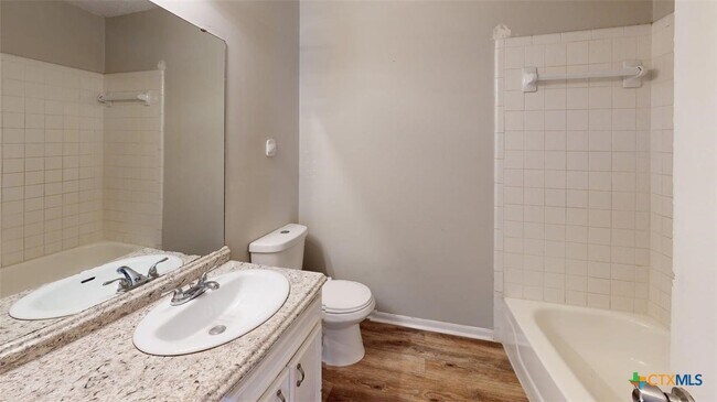 Building Photo - 1813 Sundown Dr