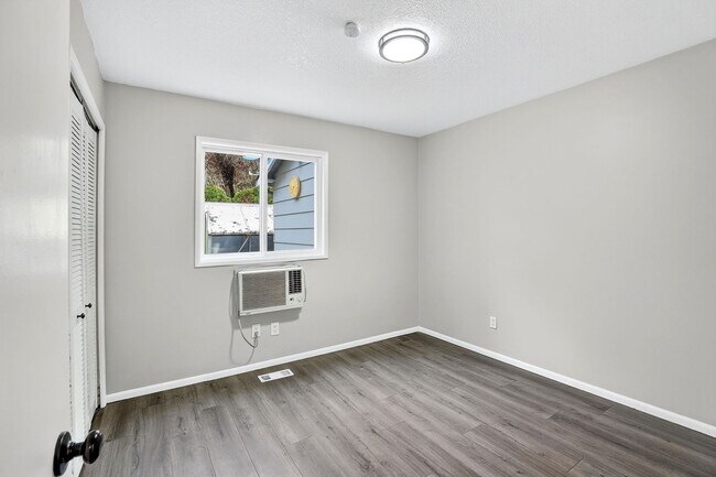 Building Photo - 13525 SW Roan Ct