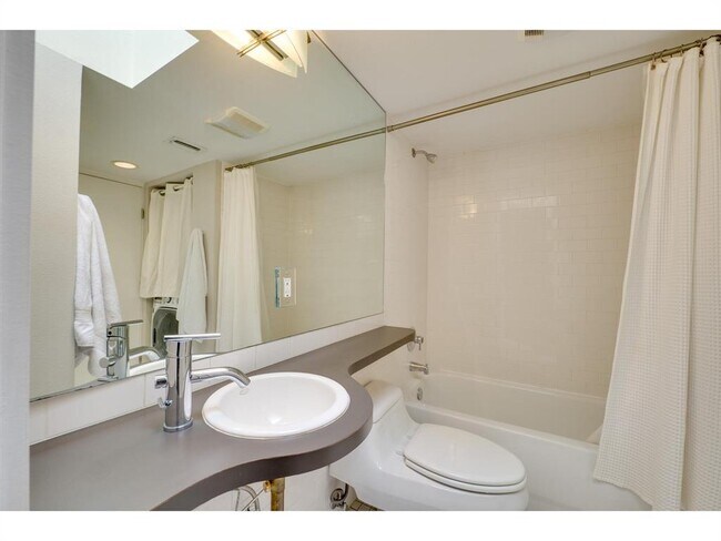 Building Photo - 2308 Enfield Rd