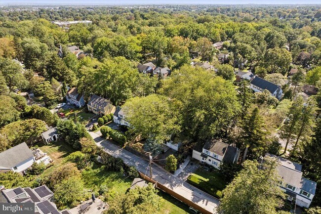 Building Photo - 433 Haverford Rd