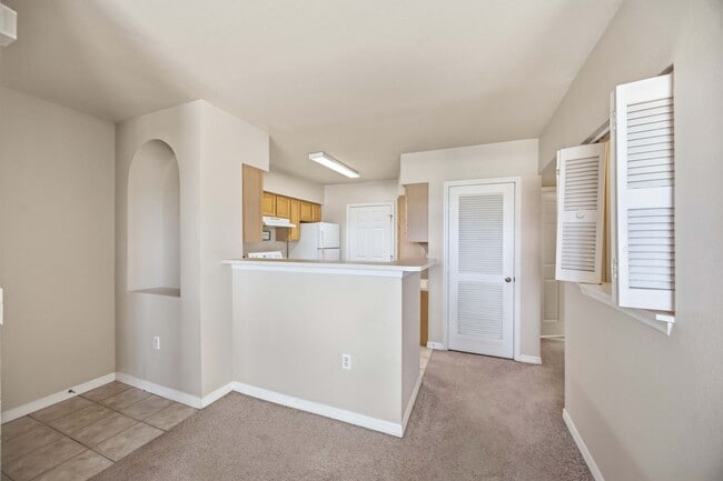 Building Photo - 1195 Villagio Cir