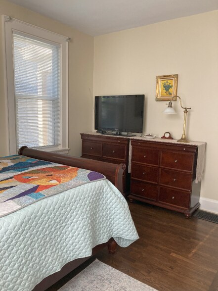 Building Photo - 1038 Overlook Ave