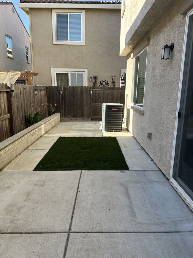 Building Photo - 4045 Neapolis Ln