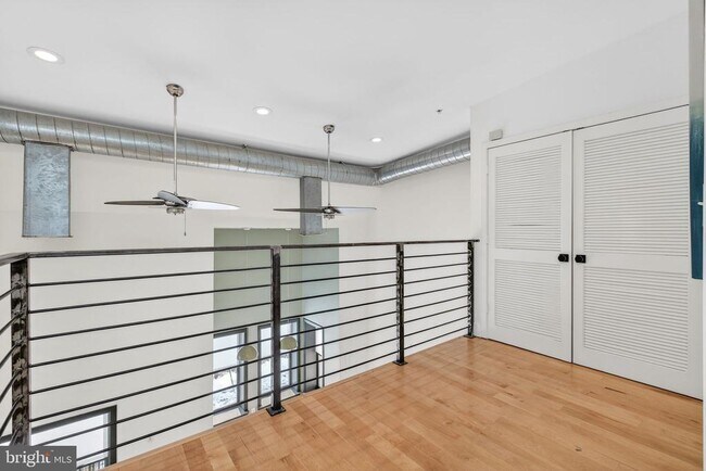 Building Photo - 1328 Maryland Ave NE