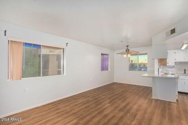 Building Photo - 12221 W Bell Rd
