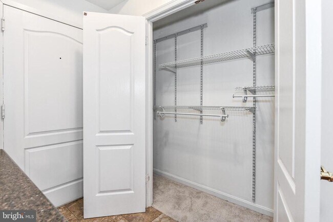 Building Photo - 1211 S Eads St