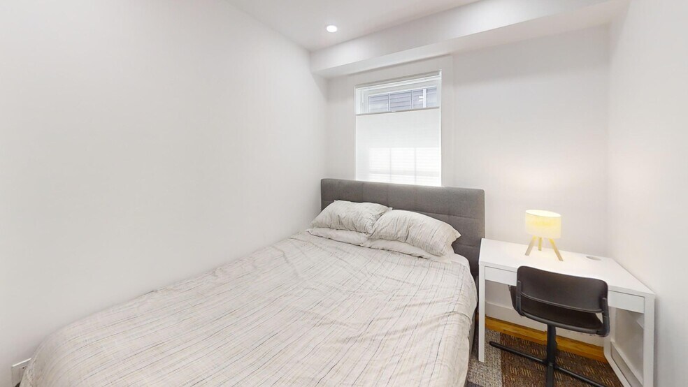 Building Photo - 36 Shepard St