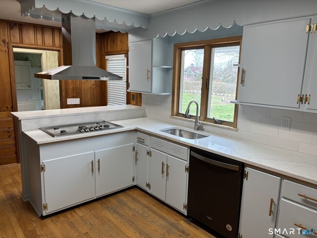 Building Photo - 16 Shorelands Dr