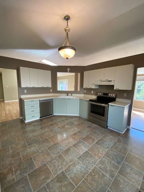 Building Photo - 713 Country Oaks Ln