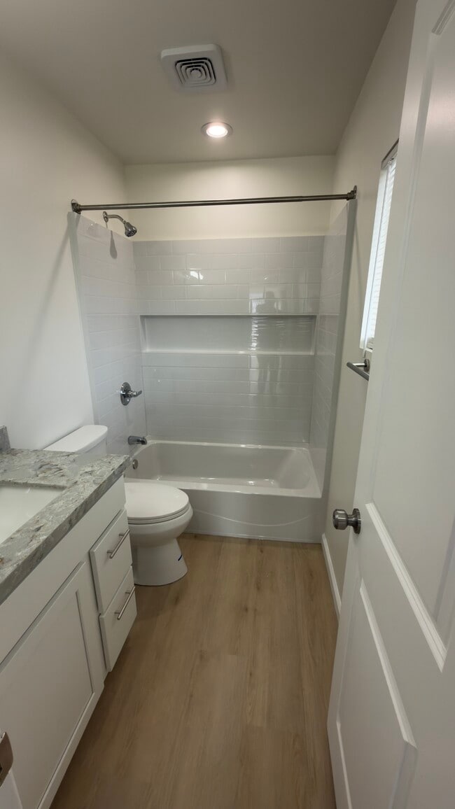 Building Photo - San Pedro