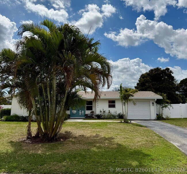 Building Photo - 4586 Ellwood Dr