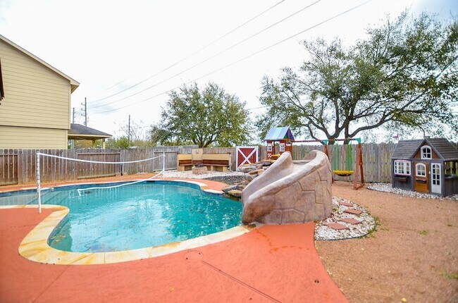 Building Photo - 2811 Willow Fork Dr