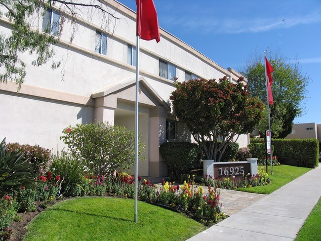 Building Photo - Blackhawk Place