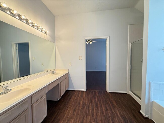 Building Photo - 21331 Riverside Ridge Ln
