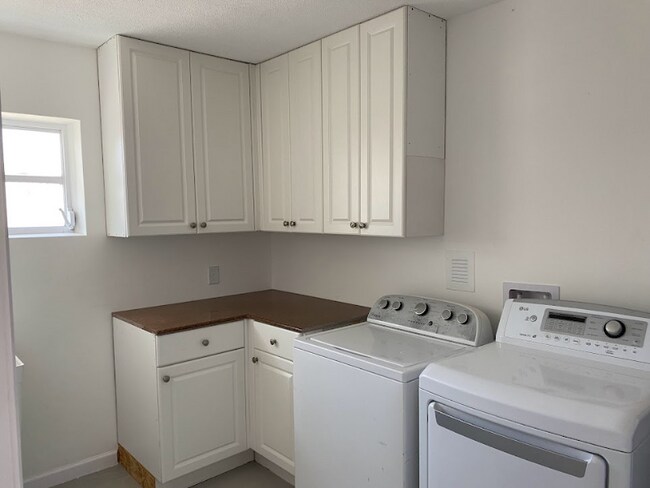 Building Photo - 3210 Belmont Blvd