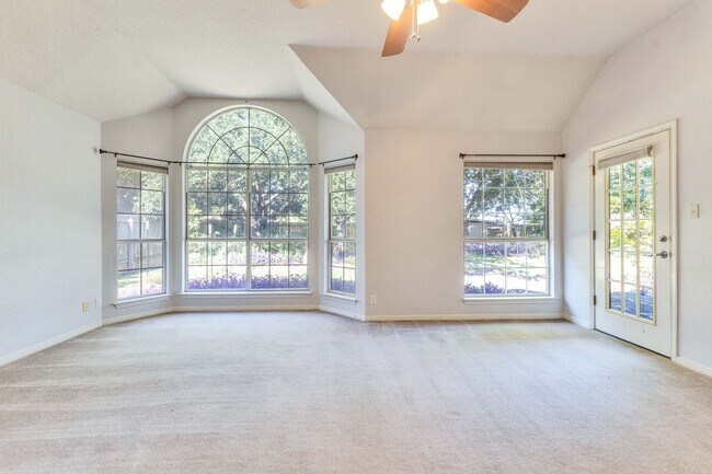 Building Photo - Beautiful Home in Shady Hollows Available ...
