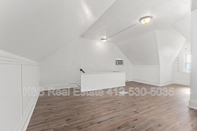 Building Photo - 1043 Mt Oliver St