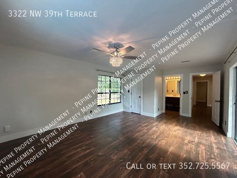 Building Photo - 3322 NW 39th Ter