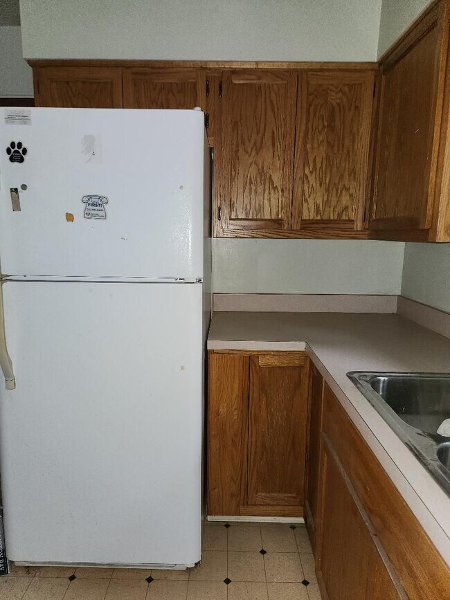 Building Photo - 3 bedroom 1 Bath House on Well