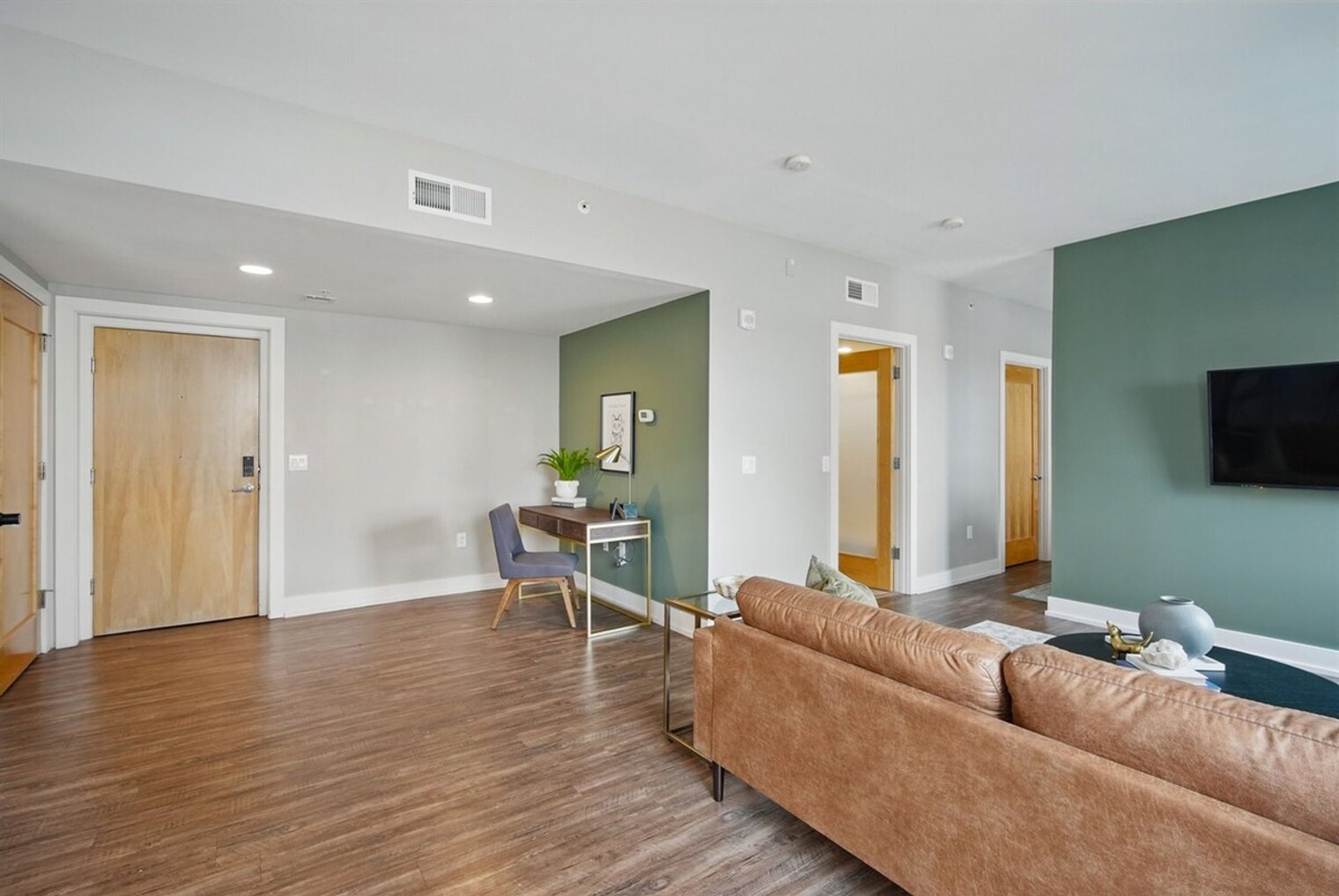 Building Photo - 400 Walnut St