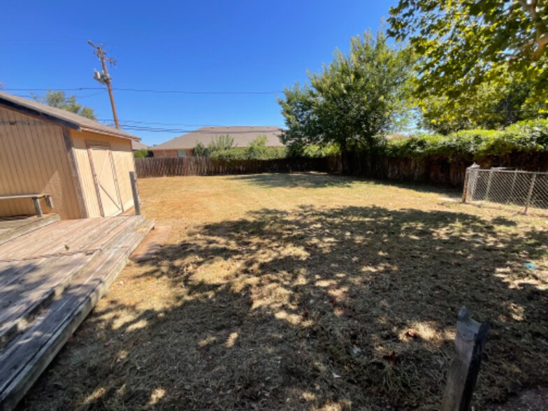 Building Photo - 4715 Catalina Dr