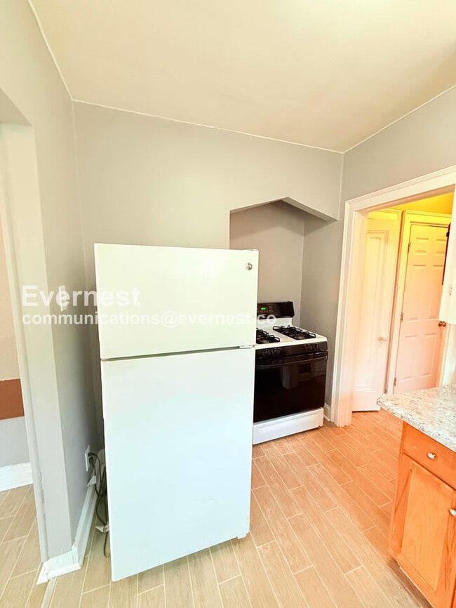 Building Photo - 4066 Tyler St