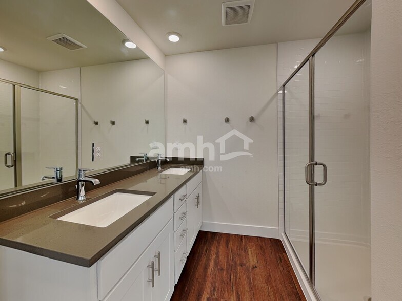 Building Photo - 6074 Walleye Dr