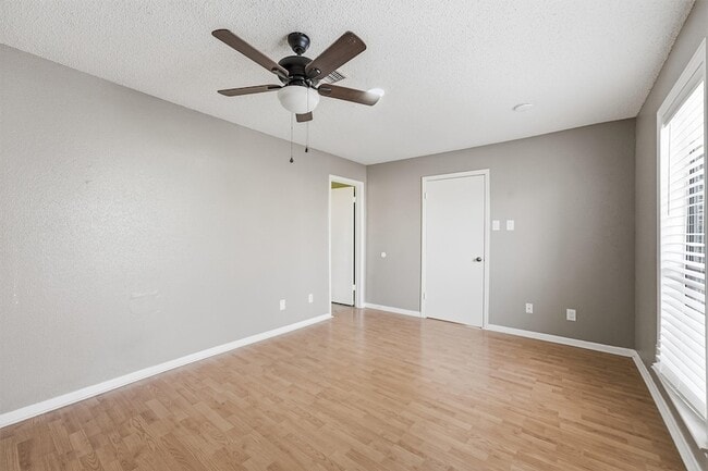 Building Photo - 2277 S Kirkwood Rd