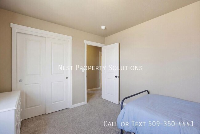 Building Photo - 1111 Hilltop Ave NE