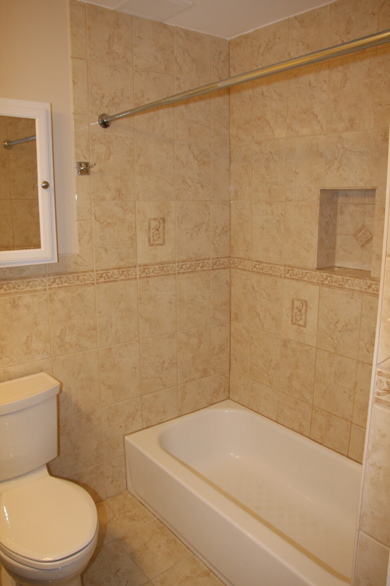 Building Photo - 46 W Main St