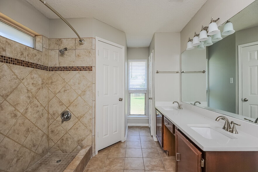 Building Photo - 9105 Cranwell Ct