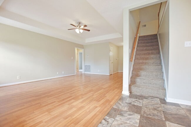 Building Photo - Pet Friendly Three Bedroom with Bonus!