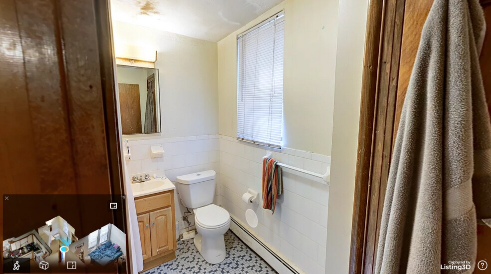 Building Photo - 48 Queensberry St