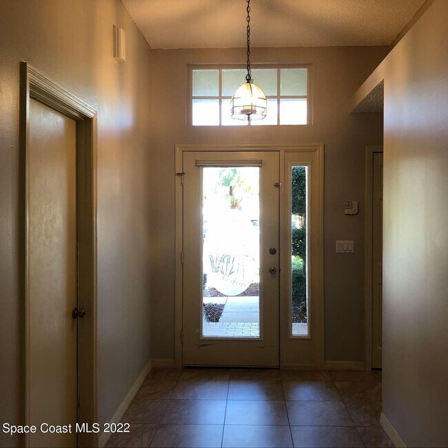 Building Photo - 1281 Rock Springs Dr