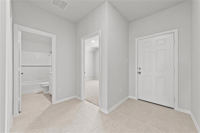 Building Photo - 1504 Foxglove Dr