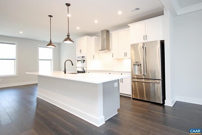 Building Photo - 806 Wesley Ln