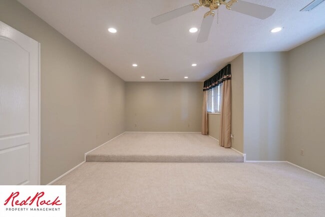 Building Photo - Spacious 5 Bedroom Home in A Quiet Communi...