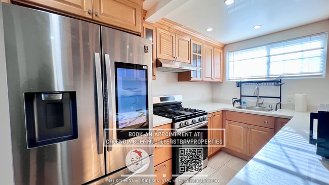 Building Photo - 3 bedroom home in El Sabrante with EV charger, 2 parking spots, 1 car garage, ac/heat!