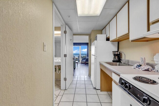 Building Photo - 2300 N Ocean Blvd