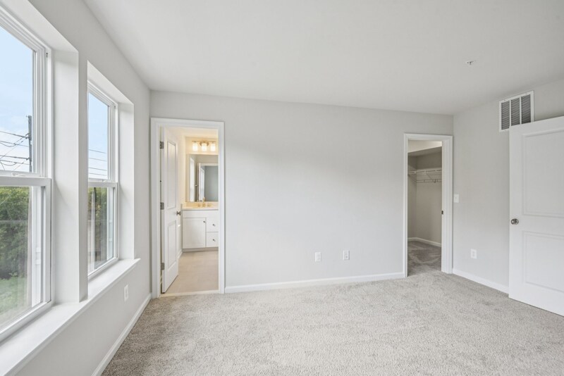 Building Photo - 9636 Killenney Pl