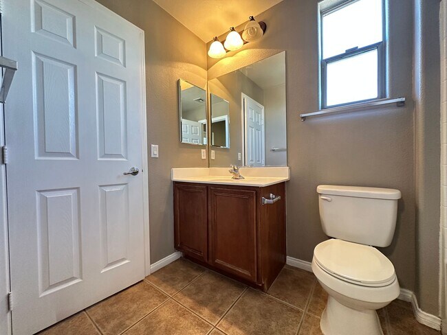 Building Photo - Mountains Edge-Pod 129