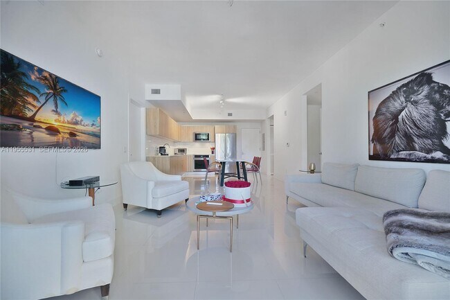 Building Photo - 2960 NE 207th St