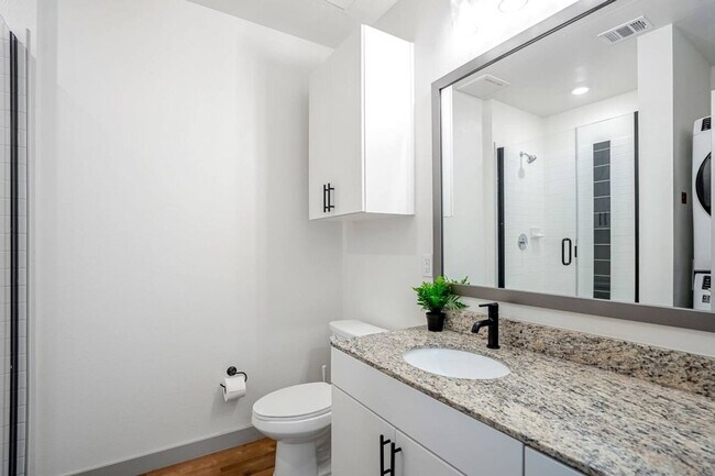 Building Photo - 1111 Shepherd Dr