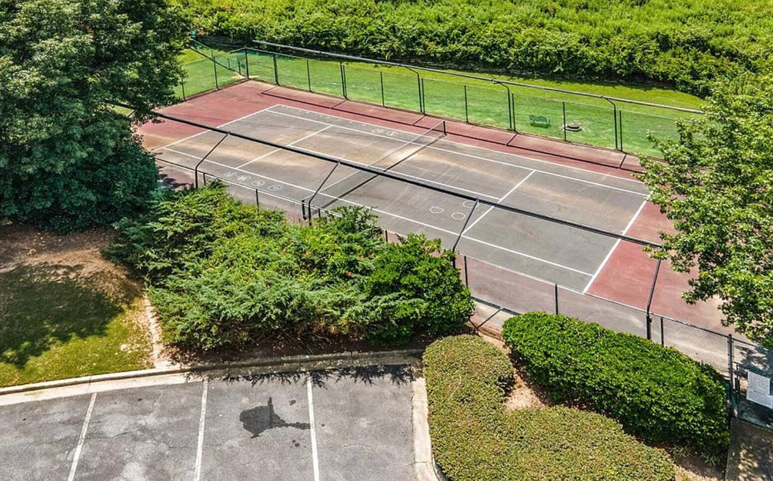 Tennis court - 6005 Wingate Way